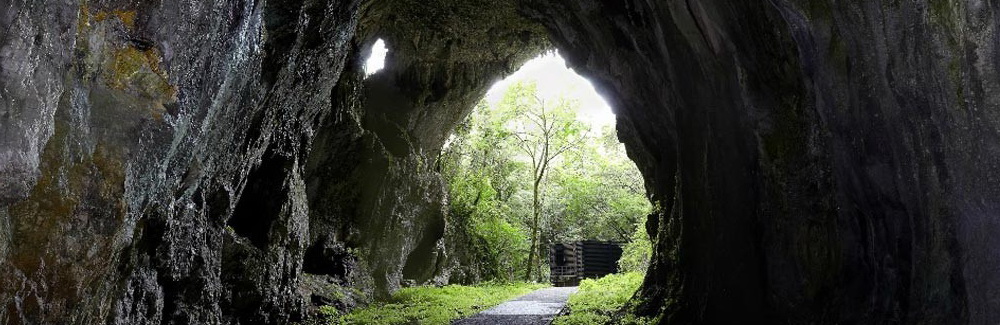 Entrada a la Cueva Cullalvera Ramales Cantabria