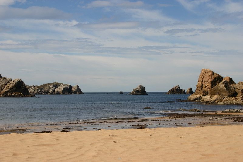 Resultado de imagen de Playa de PortÃ­o cantabria