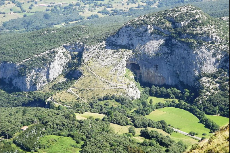 Camino de las Cuevas de Ramales de la Victoria Cantabria Cantabriarural