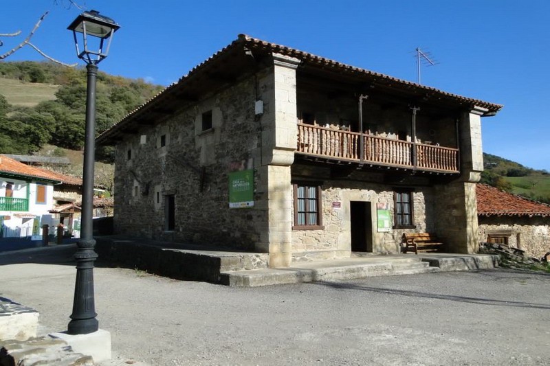 Casa de la Naturaleza de Pesaguero Edificio principal Cantabria Cantabriarural