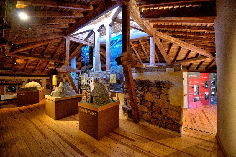 Centro de visitantes de la Piedra en Seco Valderredible Cantabria Cantabriarural