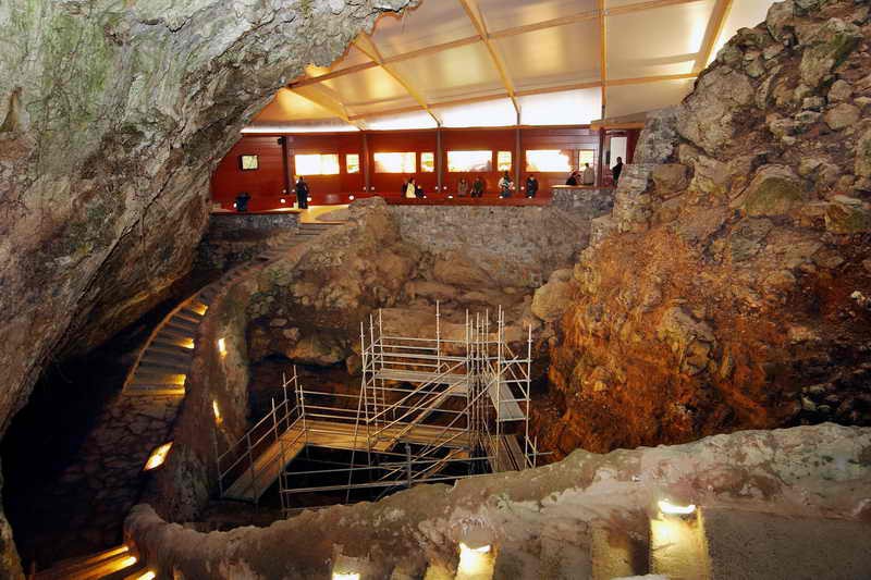 Cueva de El Castillo Cantabria Cantabriarural