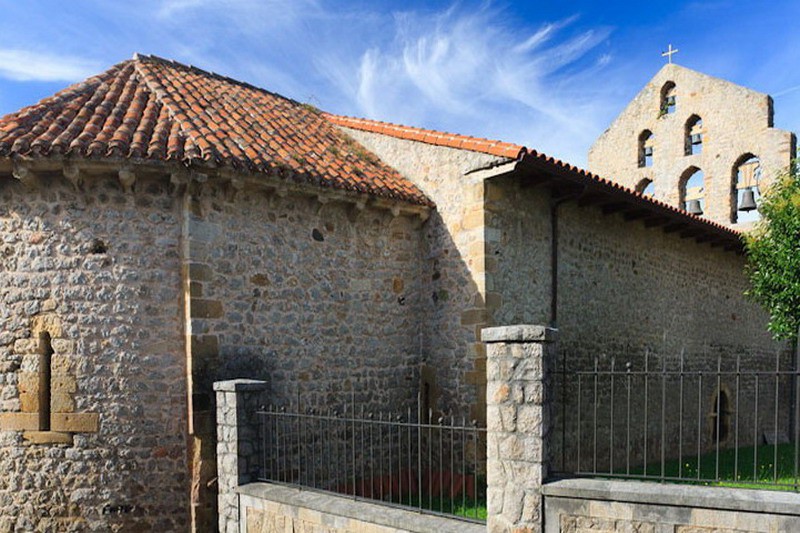 Ermita de San Martin y Santa Catalina de Laredo Cantabria Detalle general Cantabriarural