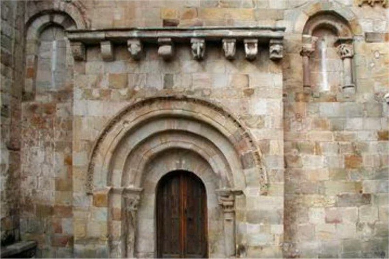 Iglesia de San Cipriano Bolmir Portada románica Cantabria Cantabriarural