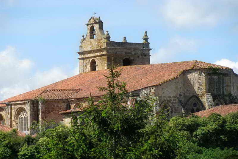 Iglesia de Santa Maria de la Asunción de Laredo Cantabria Detalle del Campanario Cantabriarural