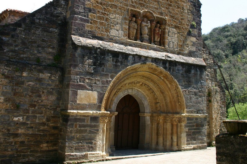 Iglesia de santa Maria de Piasca Detalle de la Fachada Cantabria Cantabriarural