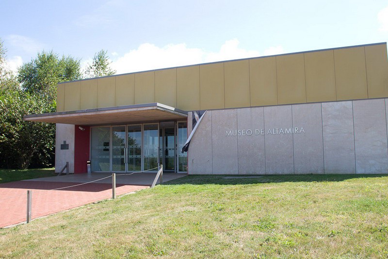 La Neocueva de Altamira  Edificio principal del Museo de Altamira Cantabria Cantabriarural