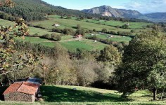 Subida al Campo de la Cruz desde Coo Cantabria Cantabriarural