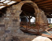 Termas Romanas y Necrópolis medieval de San Juan de Maliaño Arco de la iglesia medieval Cantabria Cantabriarural