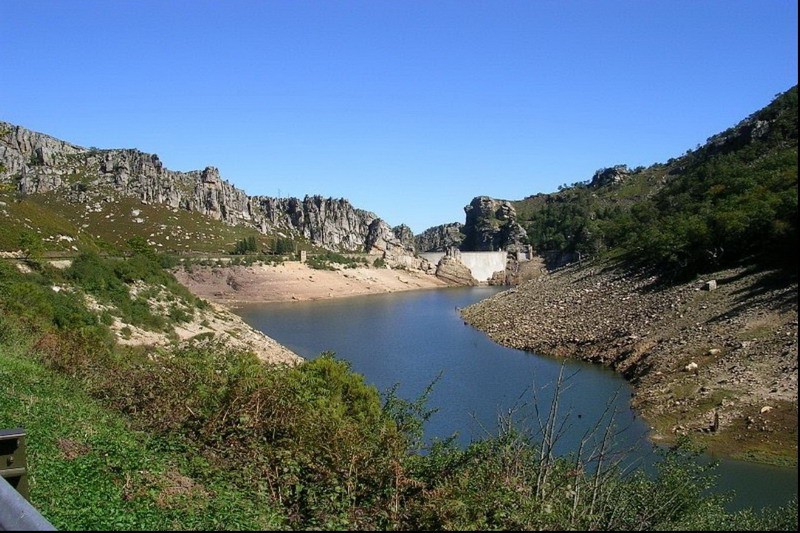 Valle de Polaciones Embalse de Cohílla Cantabria Cantabriarural