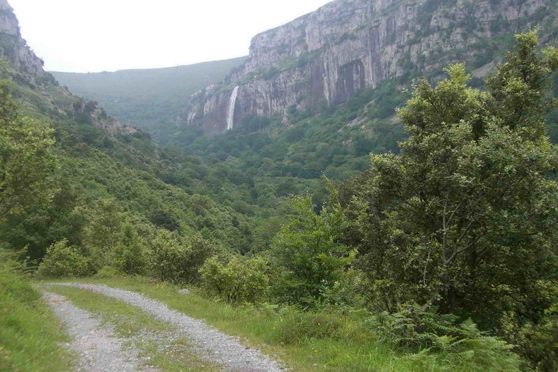 Parque Natural de los Collados del Asón Cantabria Cascaa del Asón Cantabriarural