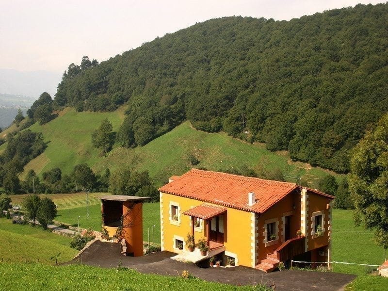 Casa Rural El Pinar, Cabana Pasiega en Selaya Valles Pasiegos Cantabria
