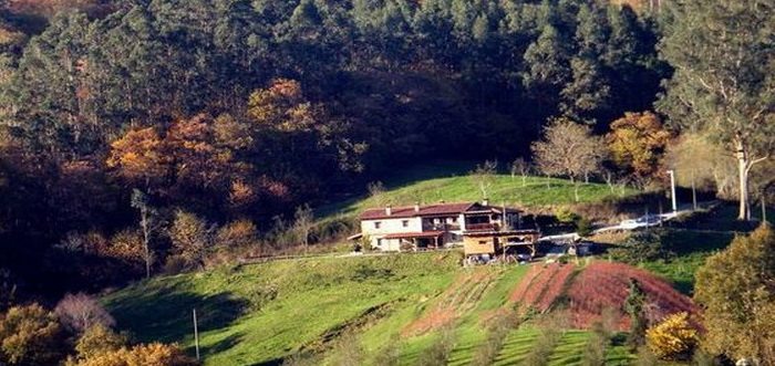 Casa Rural Sendero del Agua, Casa rural con chimenea en Valdáliga Cantabria