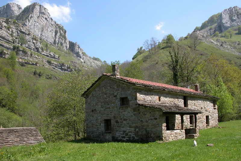 Casas rurales Valles pasiegos, Cabañas pasiegas en Cantabria