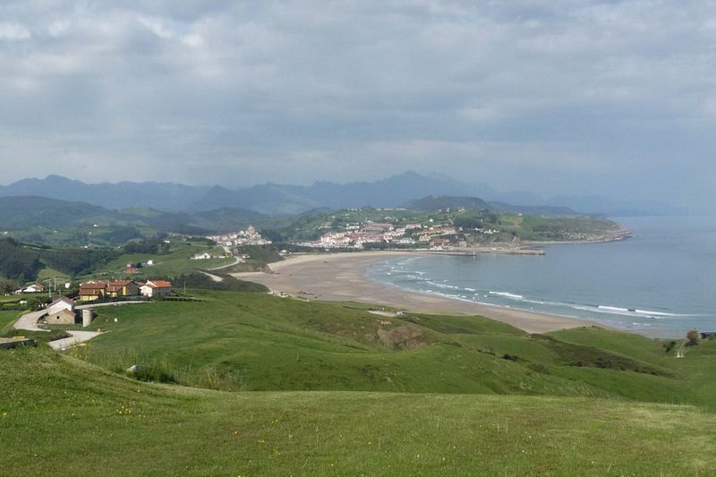 Playa de Meron en San Vicente de la Barquera Cantabria