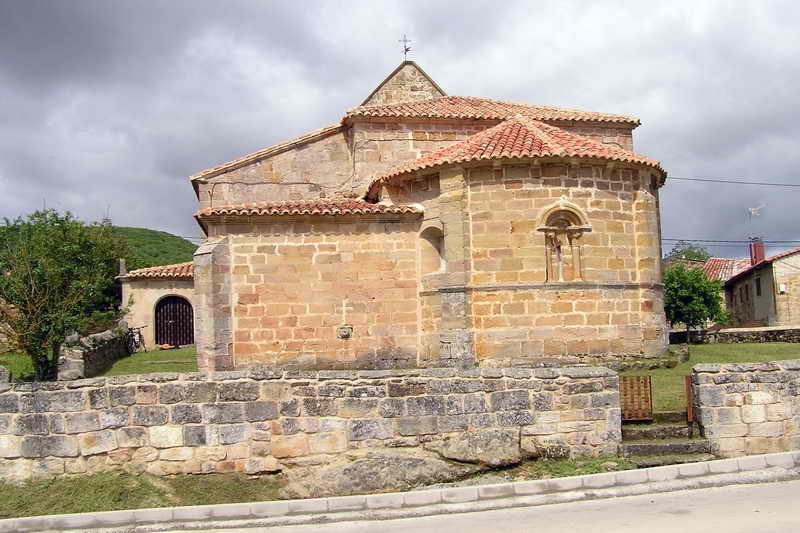 Iglesia de San Agustín en San Martín de Valdelomar Valderredible Cantabria