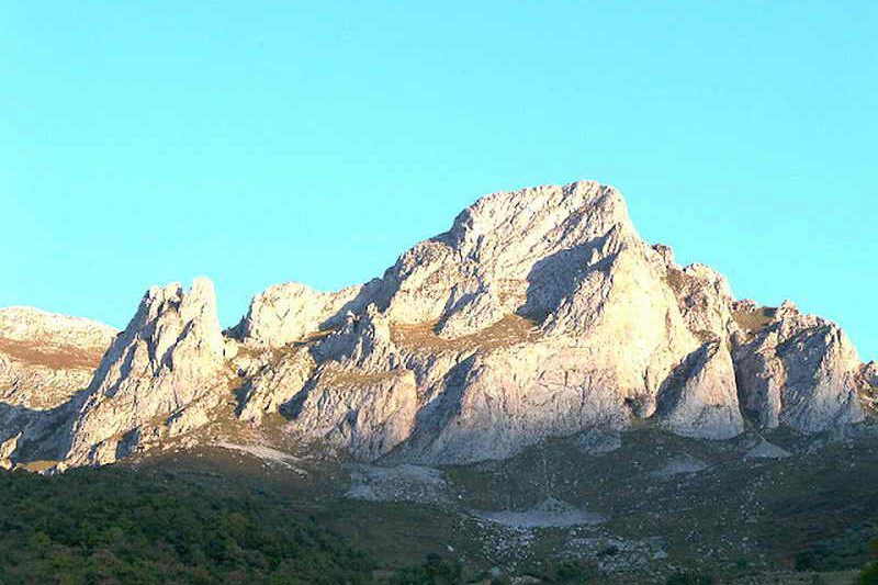 Pico de Paña, Qué ver en Cillórigo de Liébana (Cantabria)