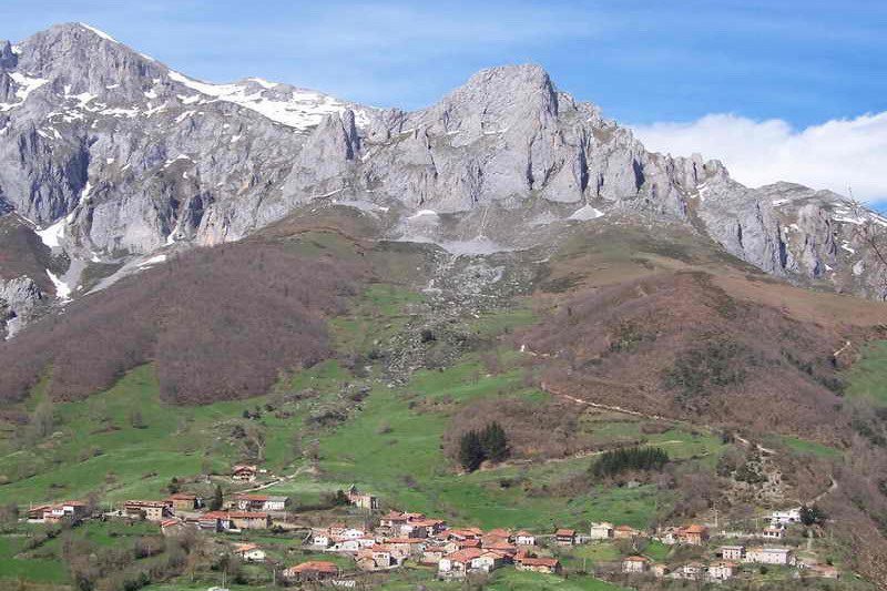 Pico de Paña, Qué ver en Cillórigo de Liébana (Cantabria)