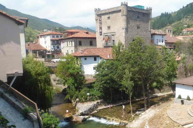 Rio Deva en Potes,Que ver en Potes (Cantabria) lugares de interes