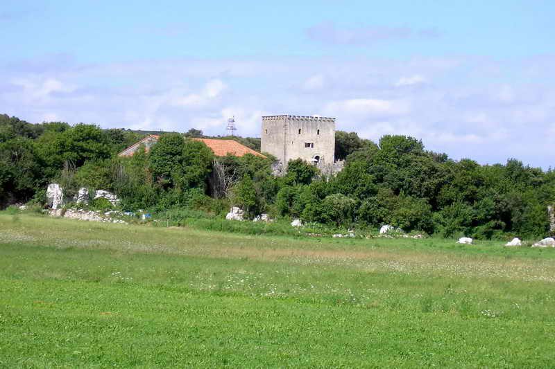 Torre de Rebollar en Arnuero, Que ver en Arnuero (Cantabria) Lugares de interes
