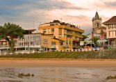 Vsita desde la playa del Hotel Las Olas Hotel en Noja Cantabria